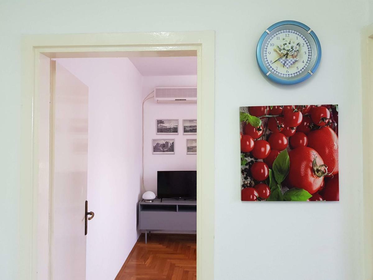 Mare Azzurro Apartments Pula Bagian luar foto