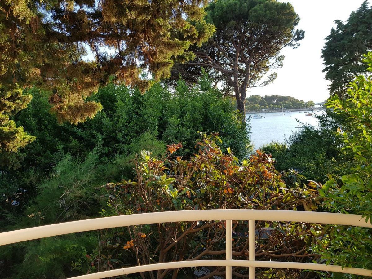 Mare Azzurro Apartments Pula Bagian luar foto