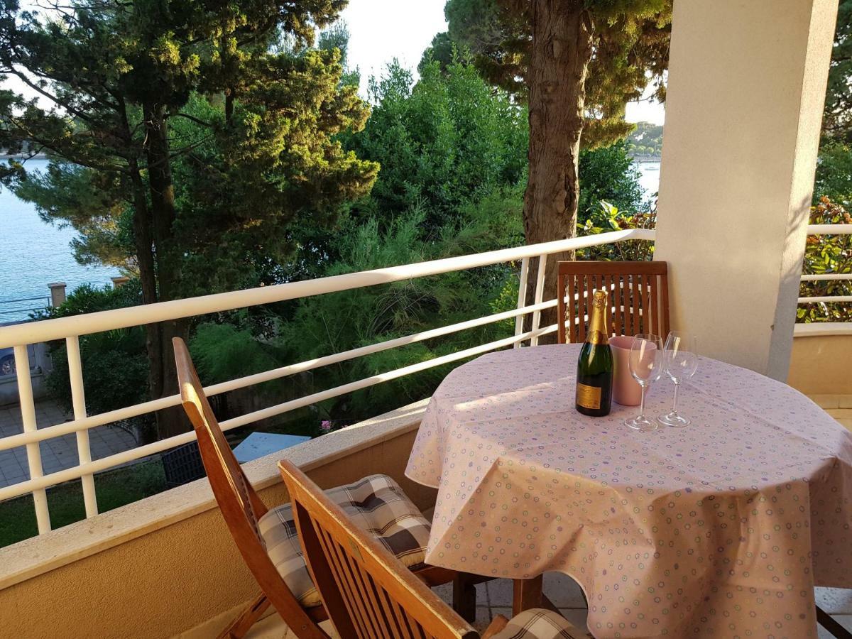 Mare Azzurro Apartments Pula Bagian luar foto
