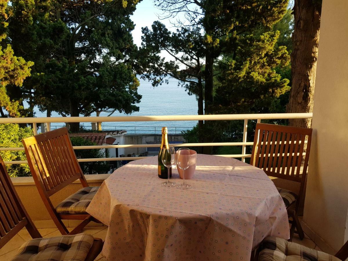 Mare Azzurro Apartments Pula Bagian luar foto