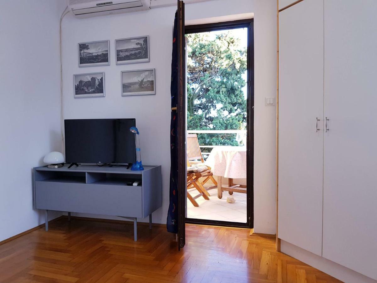 Mare Azzurro Apartments Pula Bagian luar foto
