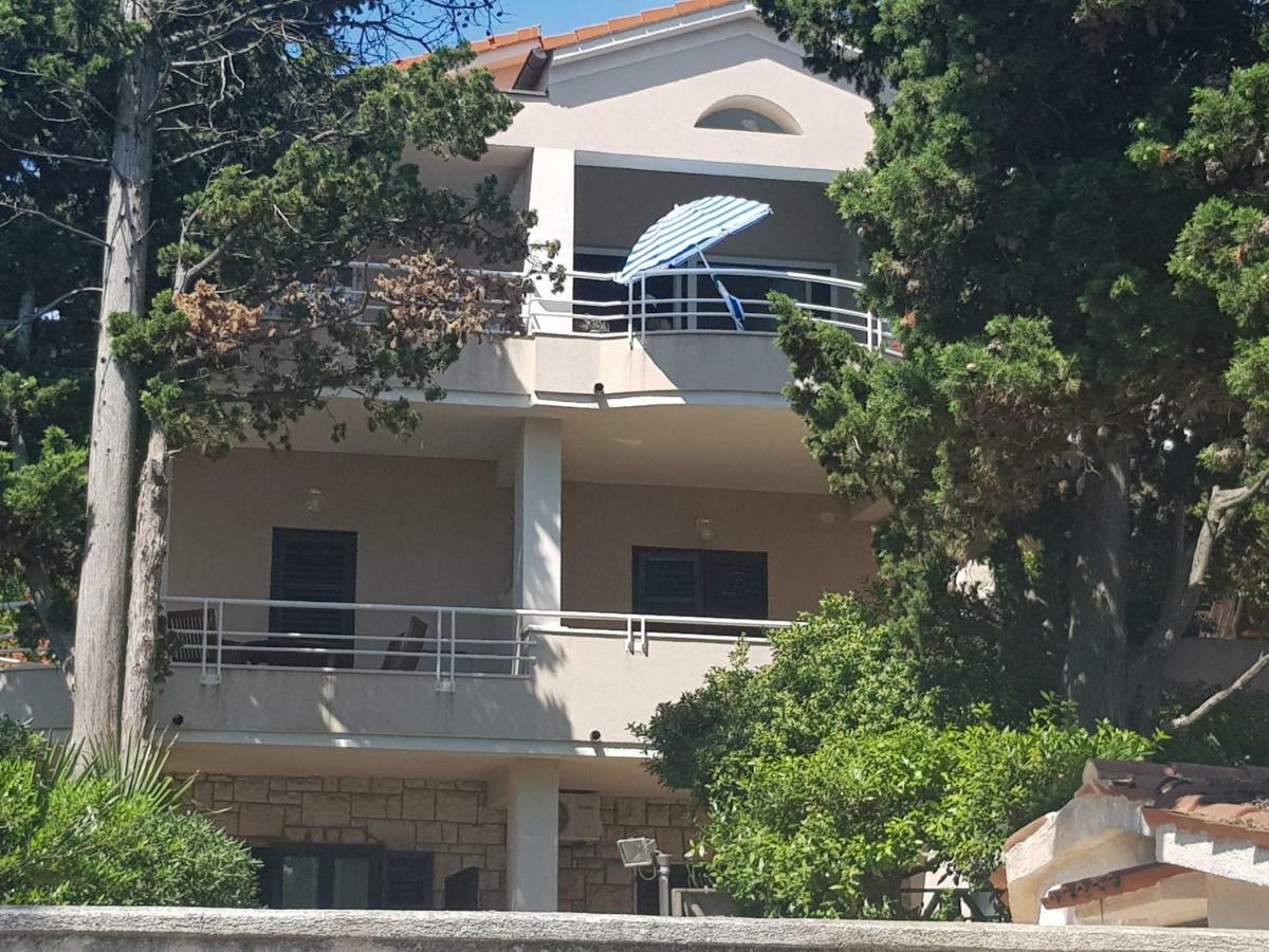 Mare Azzurro Apartments Pula Bagian luar foto